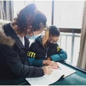 貴大藥學院脫貧攻堅服務(wù)隊關(guān)愛“疫情”中的農(nóng)村留守兒童和老人群體