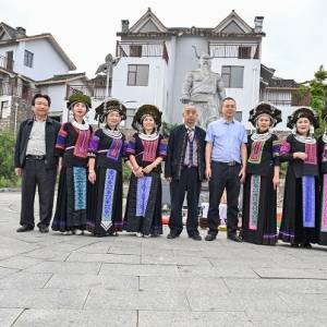 安順鎮(zhèn)寧：縣苗學(xué)會(huì)赴黔西南自治州興仁市開展訪親交流活動(dòng)